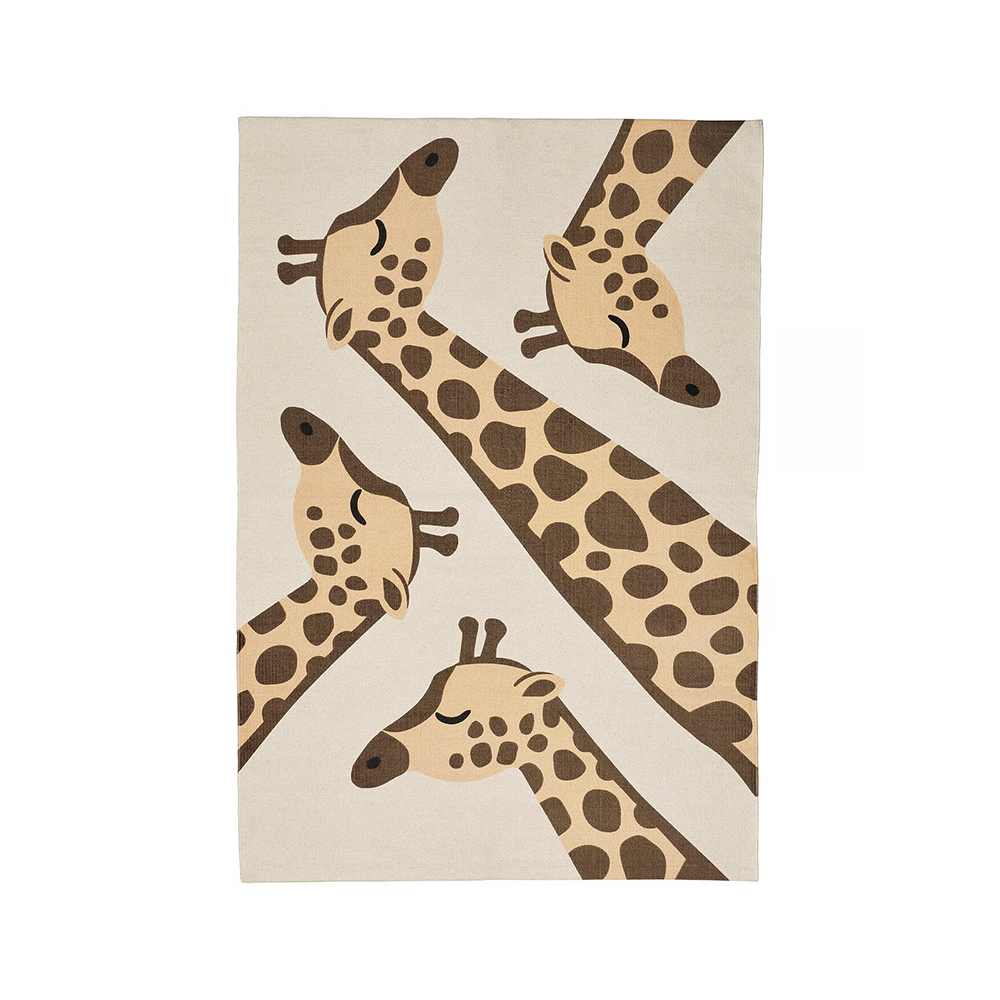 En esta alfombra plana, la maravillosa jirafa, con su largo cuello, te saluda desde distintas direcciones. 