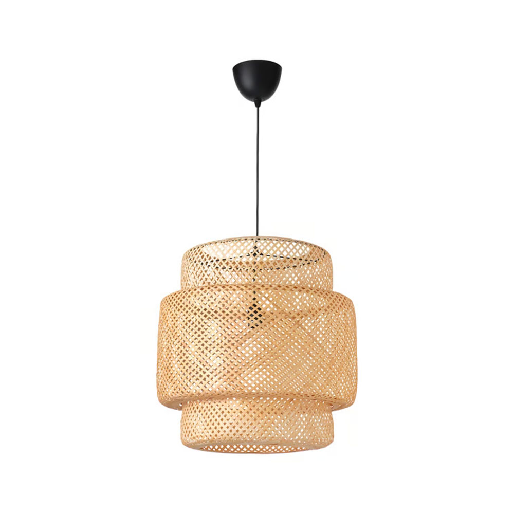 Deja que la naturaleza ilumine tu hogar. Esta pequeña lámpara de bambú trenzado a mano está diseñada por Ilse Crawford. 