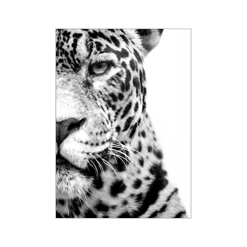 Personaliza tu hogar con objetos artísticos que expresen tu estilo.